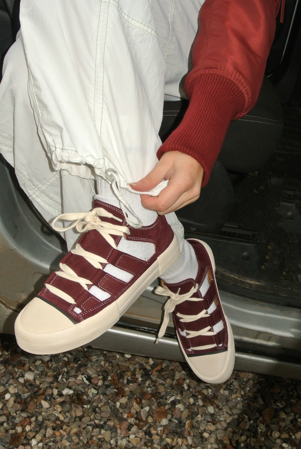 OPEN – CHOCOLATE BROWN